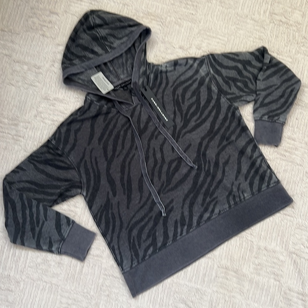 Jane & Delancey pullover hoodie, gray and black, New with tags, Size Small